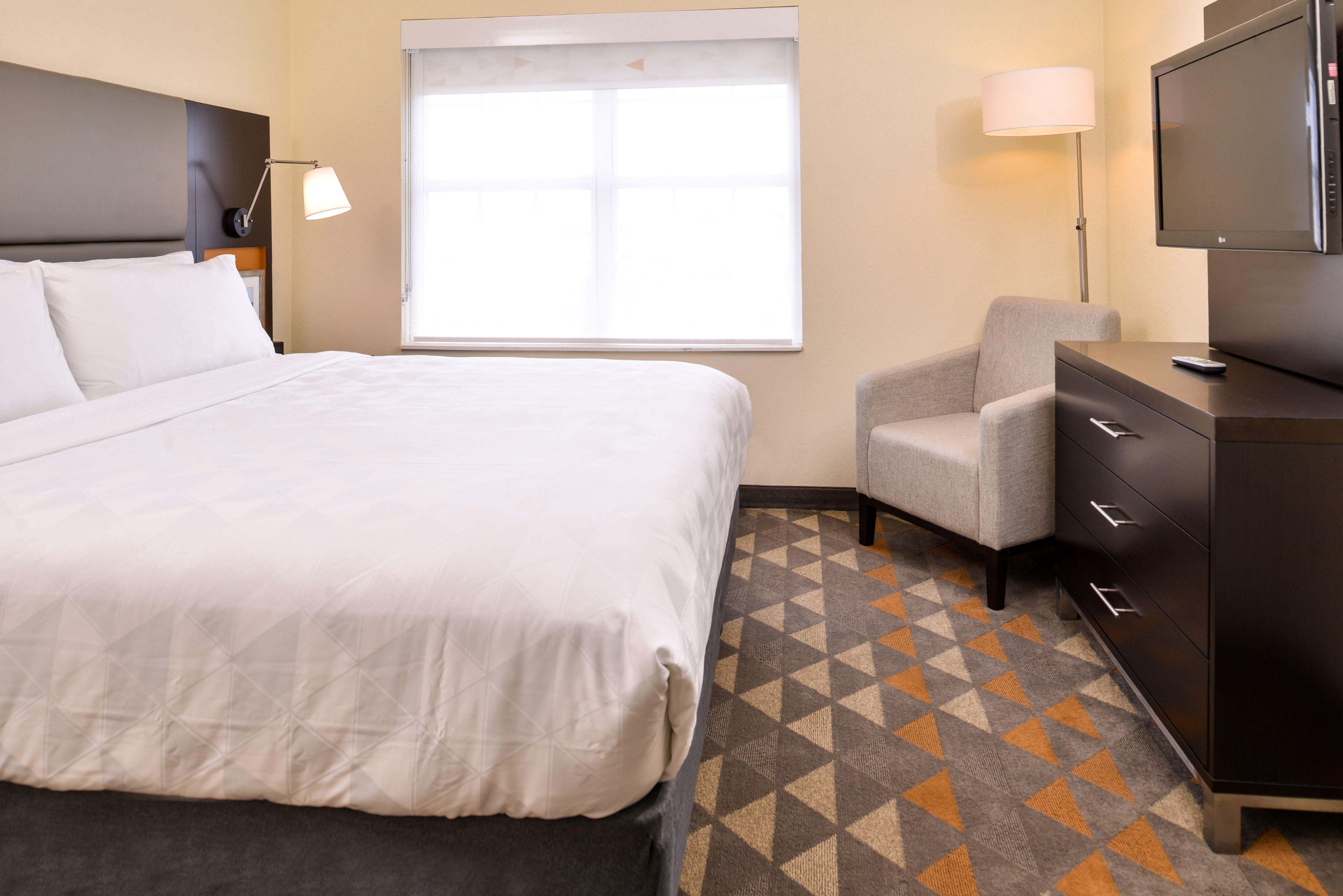 Holiday Inn And Suites Addison By Ihg Exterior foto